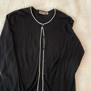 Craft & Barrow light black sweater with white piping